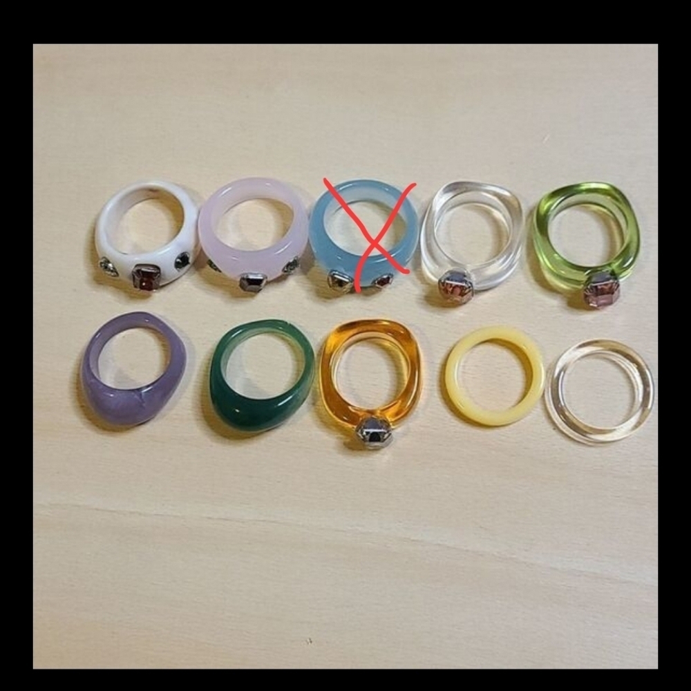 9 Assorted Resin Ring Set